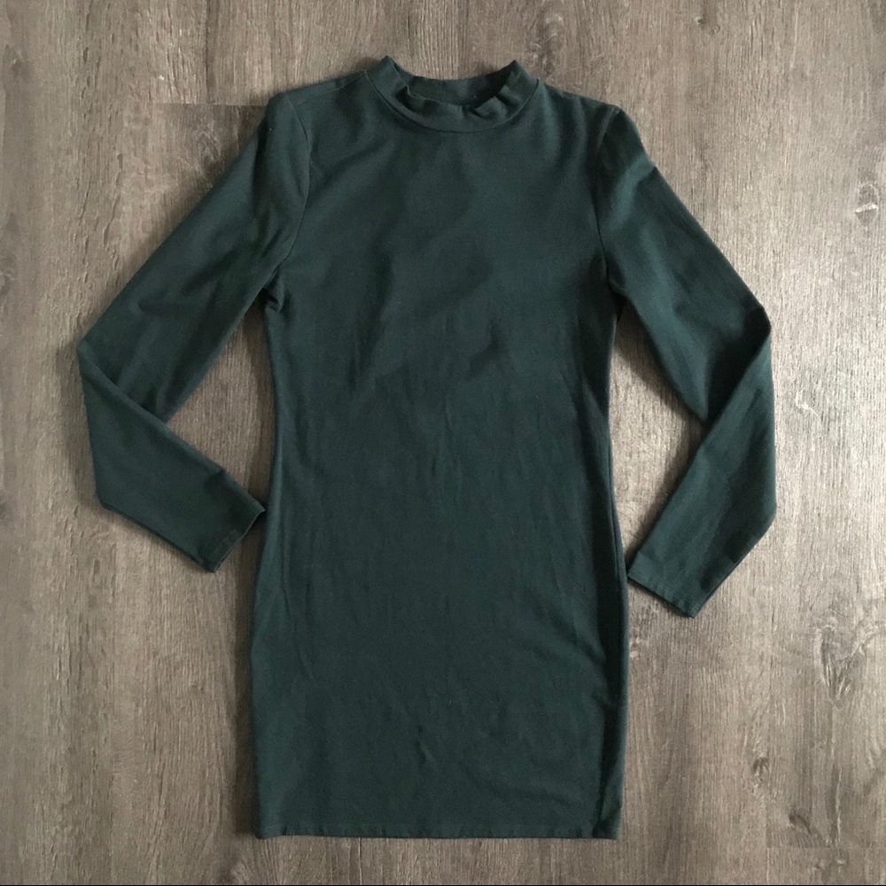 Green Mock Neck Lace-up Back Mini Dress (M)